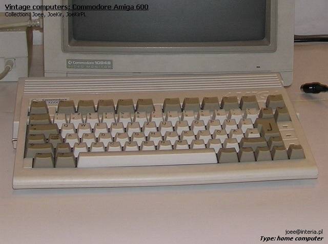 Commodore Amiga 600 - 01.jpg
